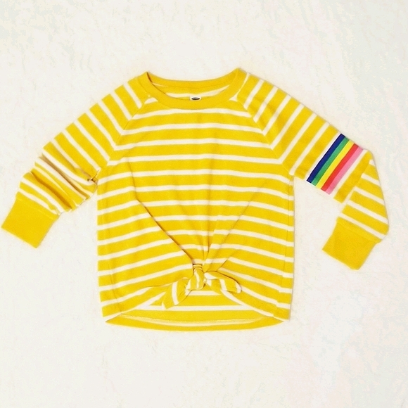 🆕️  Striped Sweater with Rainbow Armband - Picture 2 of 7